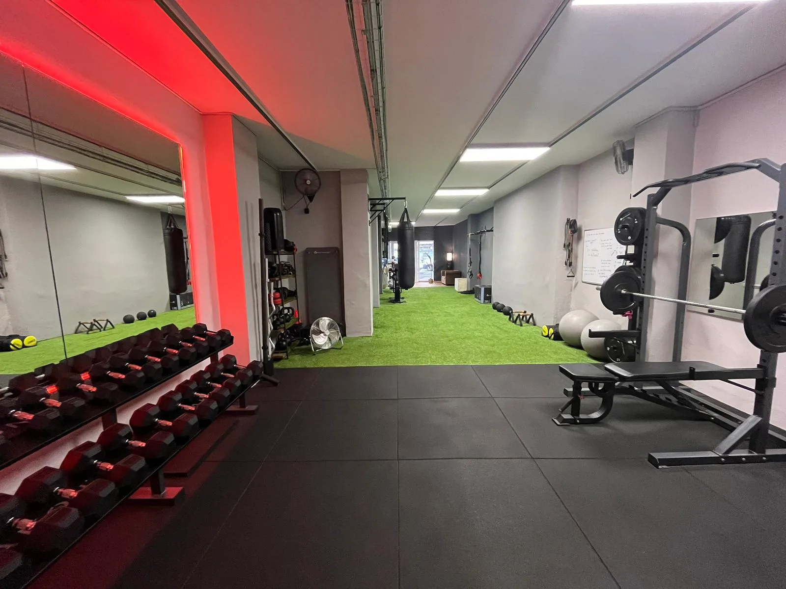 Gimnasio DayFit Centro Entrenamiento en Barcelona