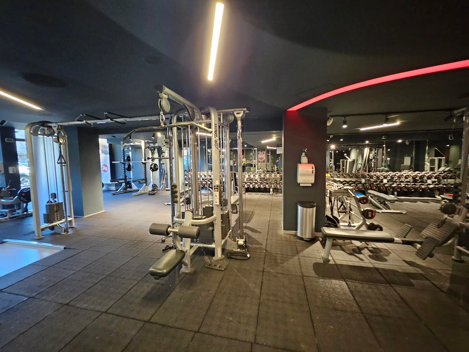 Gimnasio Entrena-T 24H Galvany en Barcelona