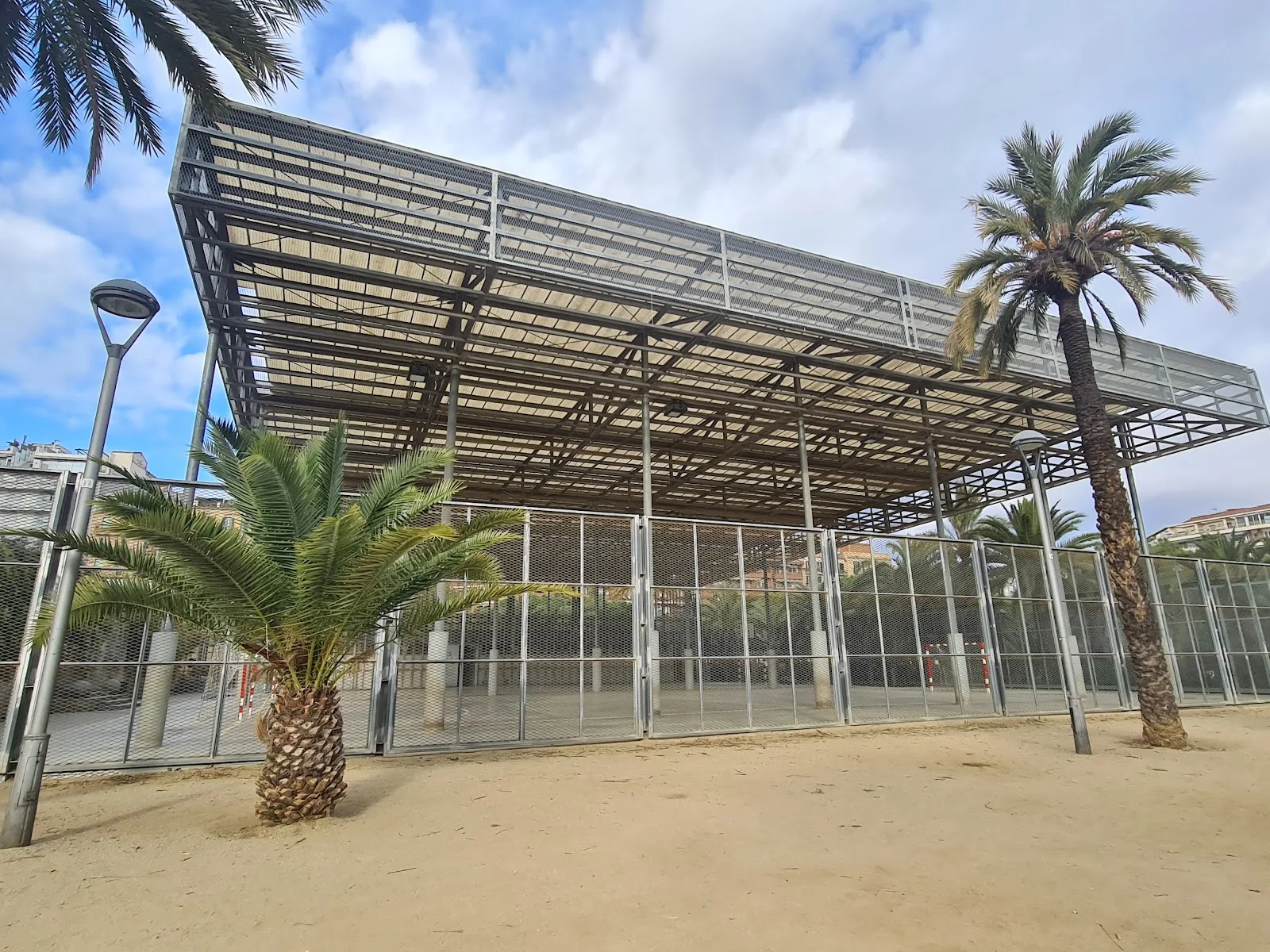 Gimnasio Pistas Polideportivas Parque de Joan Miró en Barcelona