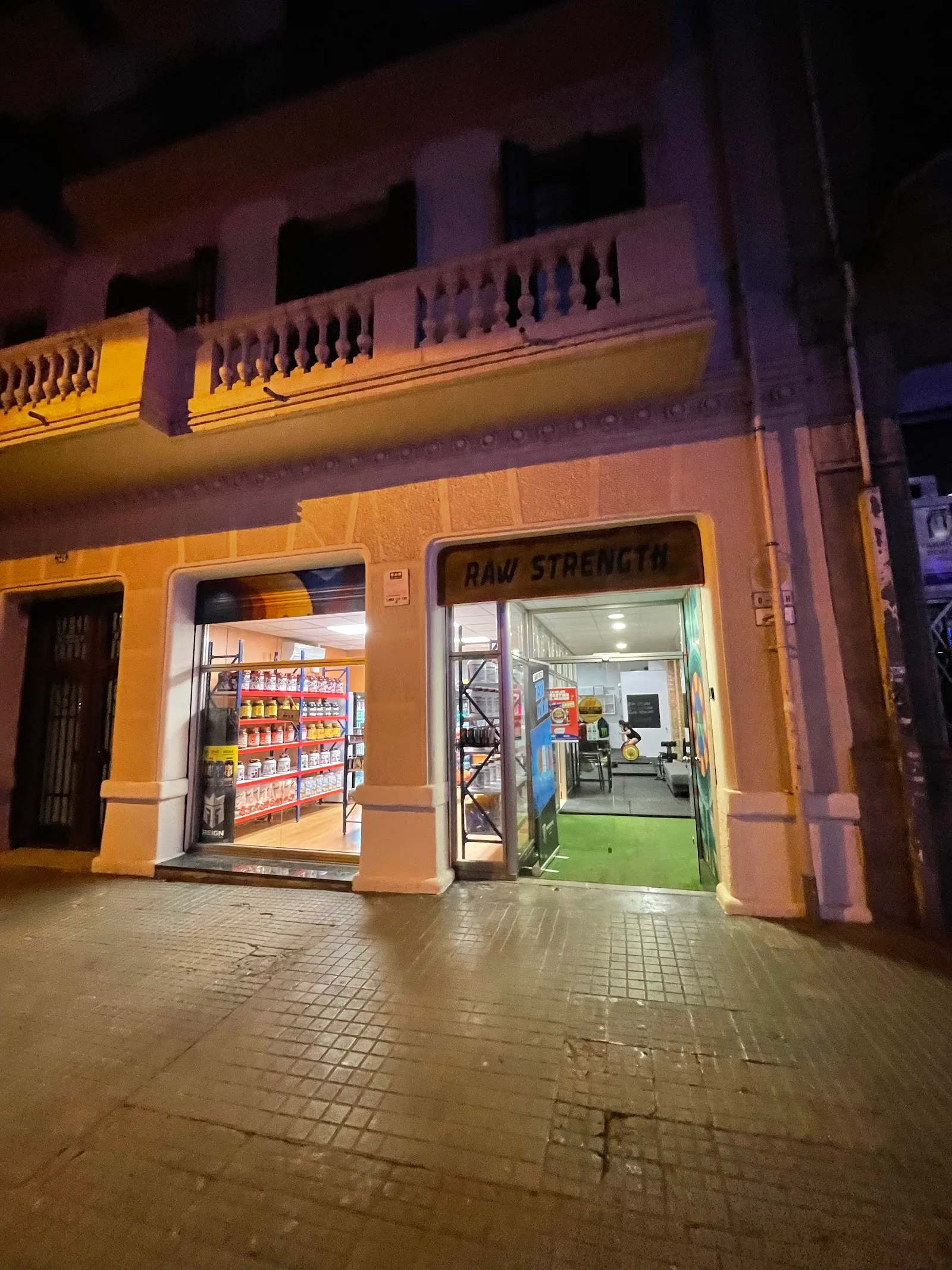 Gimnasio Raw Strength 38 - powerlifting en Barcelona